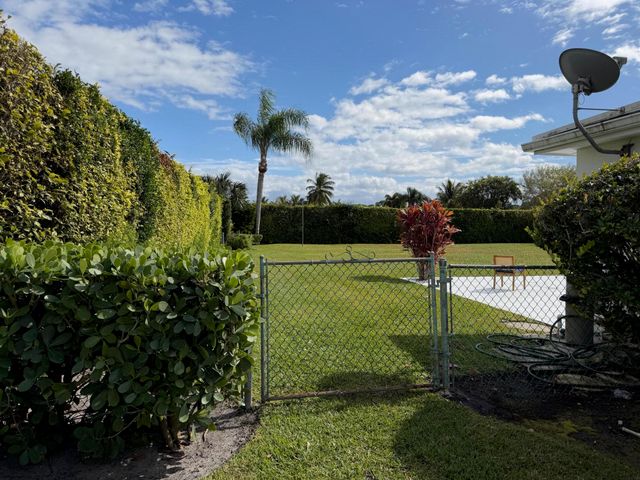 10124 Seagrape Way, Palm Beach Gardens, FL 33418