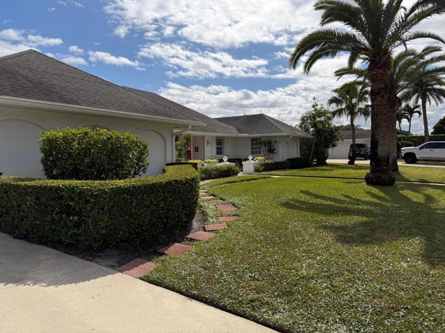 10124 Seagrape Way, Palm Beach Gardens, FL 33418
