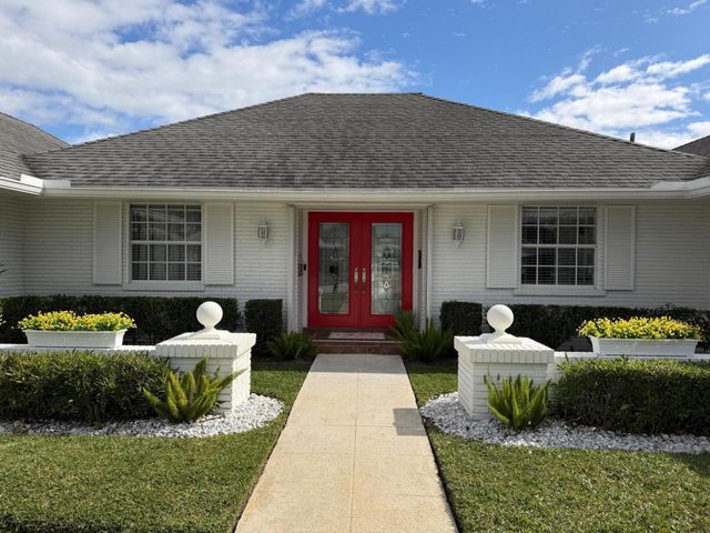 10124 Seagrape Way, Palm Beach Gardens, FL 33418