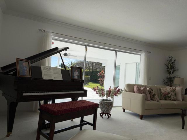 10124 Seagrape Way, Palm Beach Gardens, FL 33418