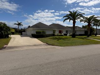 10124 Seagrape Way, Palm Beach Gardens, FL 33418