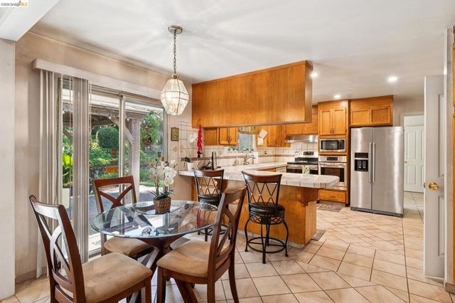 11233 Monan St, Oakland, CA 94605