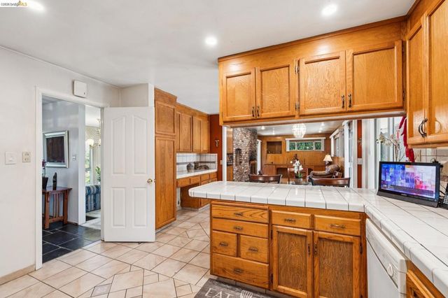 11233 Monan St, Oakland, CA 94605