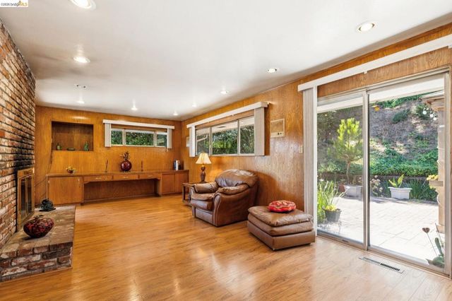 11233 Monan St, Oakland, CA 94605
