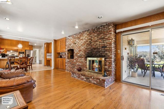 11233 Monan St, Oakland, CA 94605