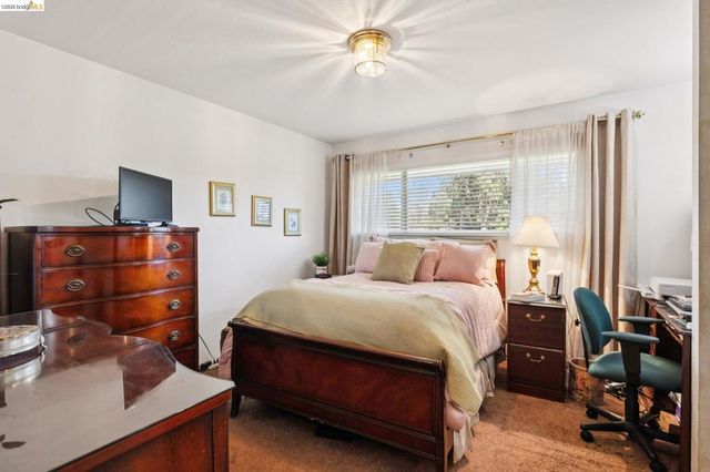 11233 Monan St, Oakland, CA 94605