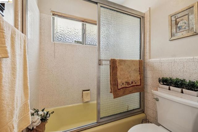 11233 Monan St, Oakland, CA 94605