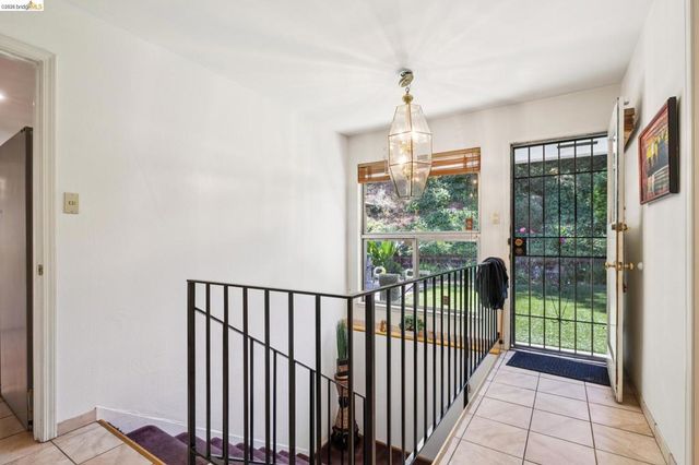 11233 Monan St, Oakland, CA 94605