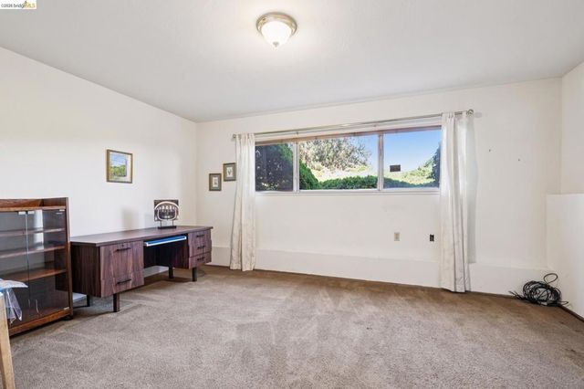 11233 Monan St, Oakland, CA 94605