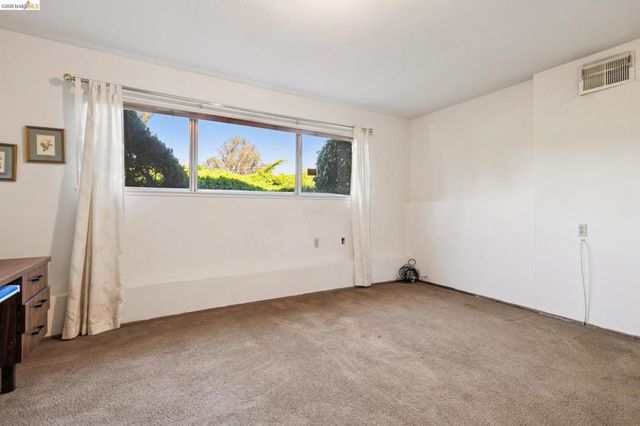 11233 Monan St, Oakland, CA 94605