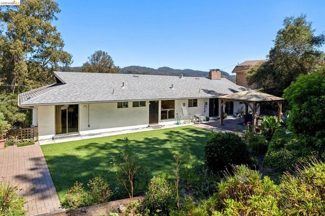 11233 Monan St, Oakland, CA 94605