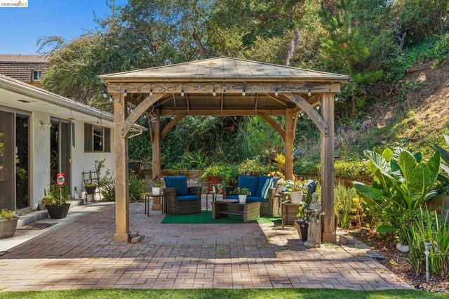 11233 Monan St, Oakland, CA 94605