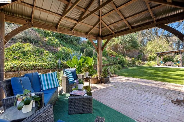 11233 Monan St, Oakland, CA 94605