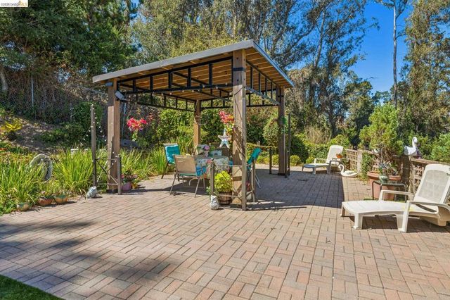 11233 Monan St, Oakland, CA 94605