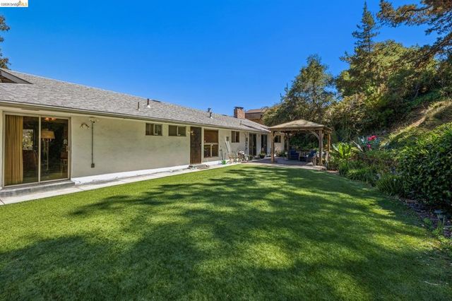 11233 Monan St, Oakland, CA 94605