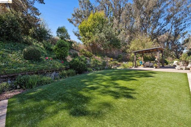 11233 Monan St, Oakland, CA 94605