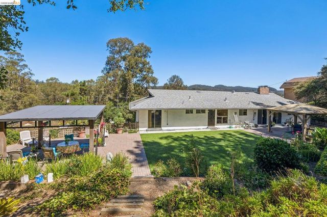 11233 Monan St, Oakland, CA 94605