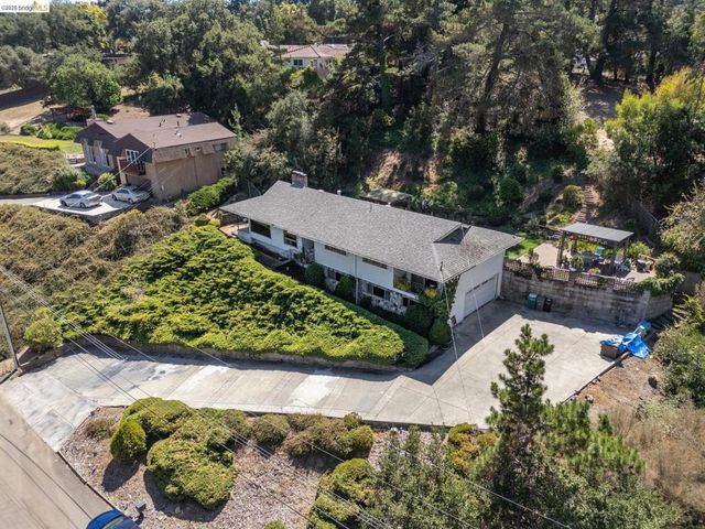 11233 Monan St, Oakland, CA 94605