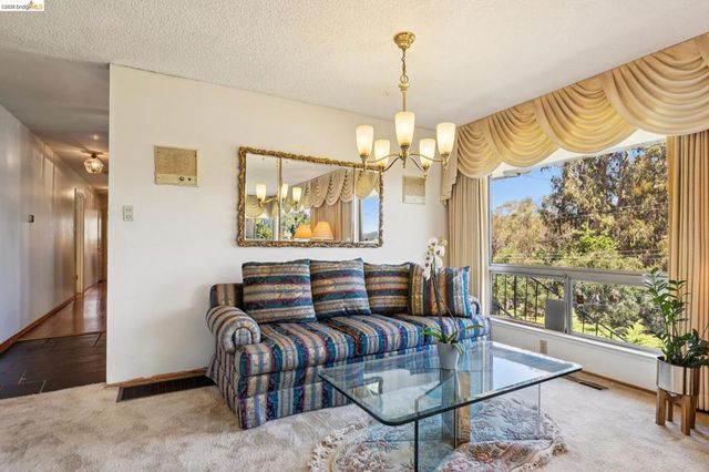 11233 Monan St, Oakland, CA 94605