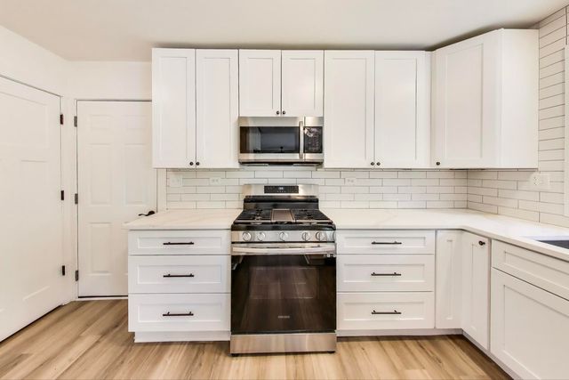 1329 Neskola Court, Naperville, IL 60564