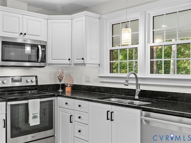 4111 Stratford Rd, Richmond, VA 23225