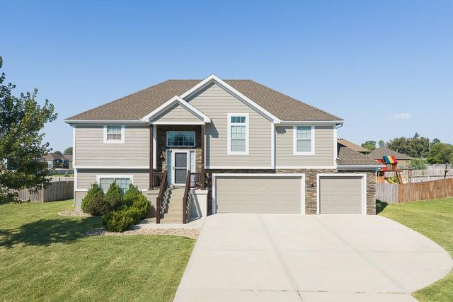 6996 141st Street, Basehor, KS 66007