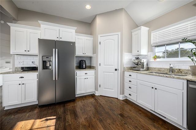 6996 141st Street, Basehor, KS 66007