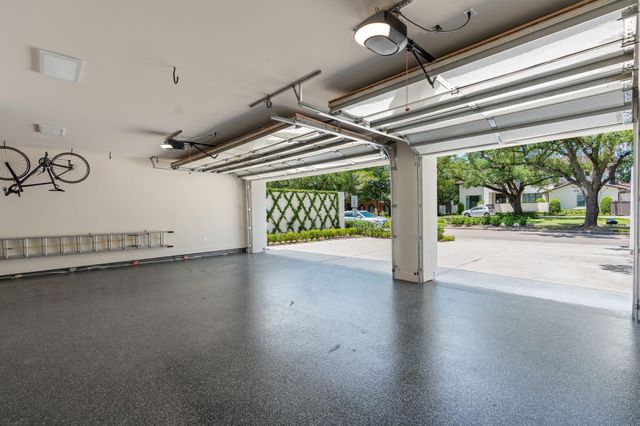 5641 Holly Springs Drive, Houston, TX 77056