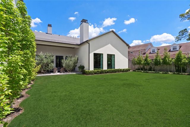 5641 Holly Springs Drive, Houston, TX 77056