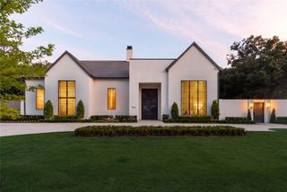 5641 Holly Springs Drive, Houston, TX 77056