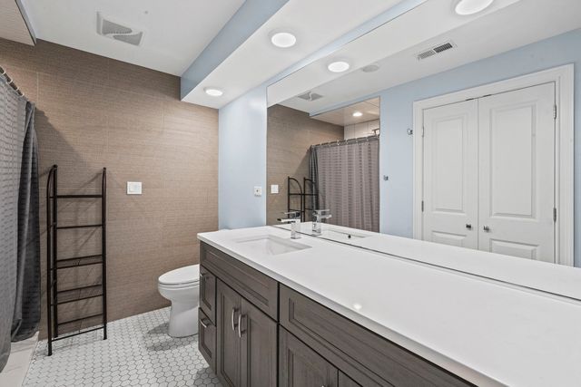 1795 Lake Cook Road 110, Highland Park, IL 60035