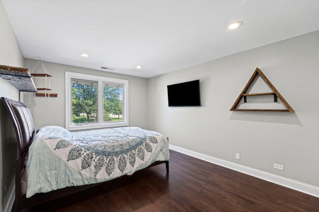 1795 Lake Cook Road 110, Highland Park, IL 60035