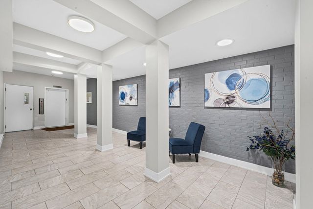 1795 Lake Cook Road 110, Highland Park, IL 60035