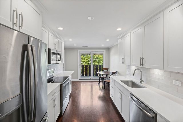 1795 Lake Cook Road 110, Highland Park, IL 60035