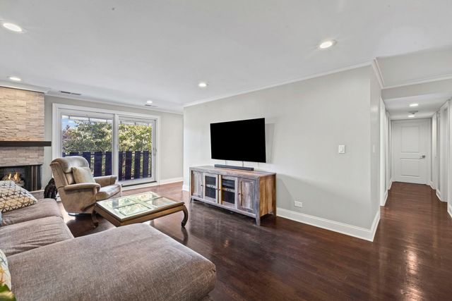 1795 Lake Cook Road 110, Highland Park, IL 60035