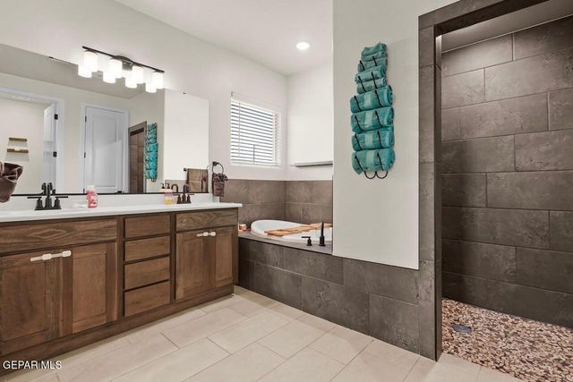 13183 Emerald Isle Street, Horizon City, TX 79928