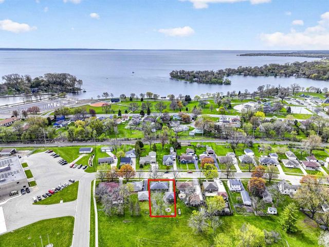 946 4TH STREET, Menasha, WI 54952