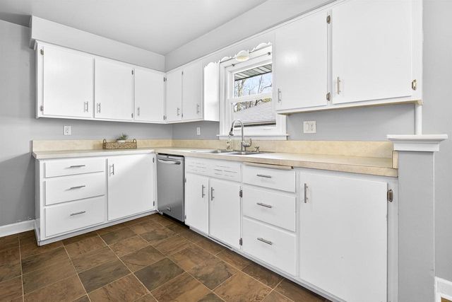 946 4TH STREET, Menasha, WI 54952
