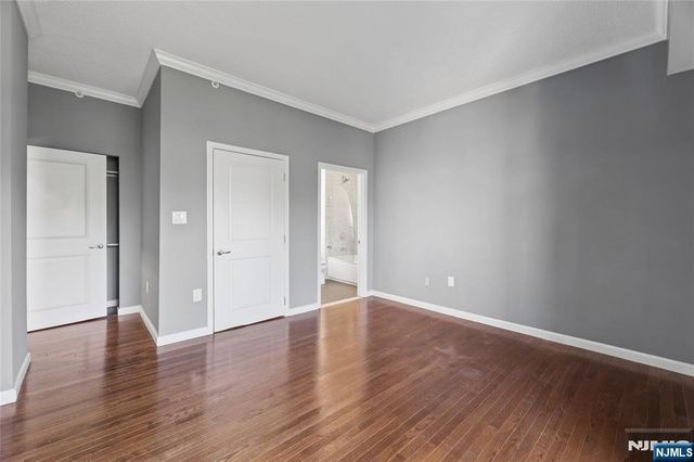 399 11th Street 403, Palisades Park, NJ 07650