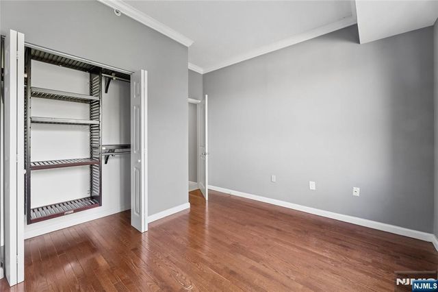 399 11th Street 403, Palisades Park, NJ 07650