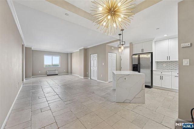 399 11th Street 403, Palisades Park, NJ 07650