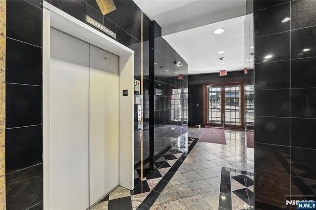399 11th Street 403, Palisades Park, NJ 07650