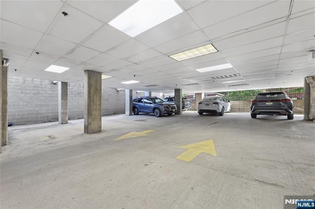 399 11th Street 403, Palisades Park, NJ 07650