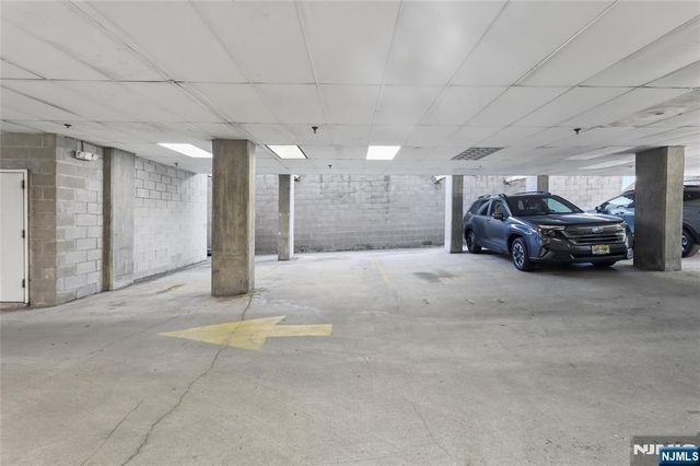 399 11th Street 403, Palisades Park, NJ 07650
