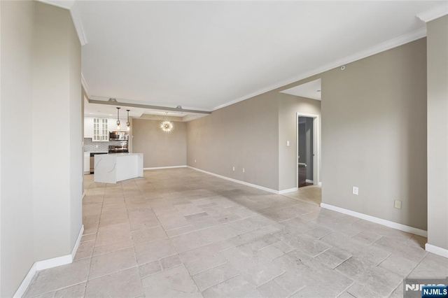 399 11th Street 403, Palisades Park, NJ 07650
