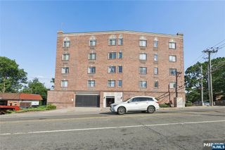399 11th Street 403, Palisades Park, NJ 07650