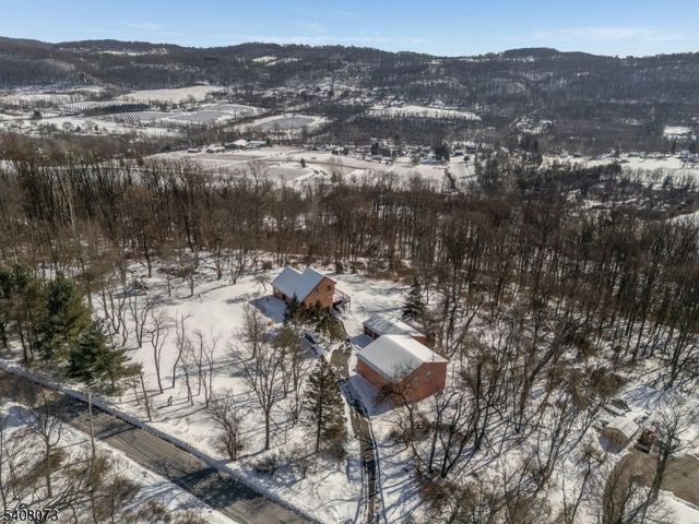 132 Mountain Rd, Pohatcong Twp., NJ 08865