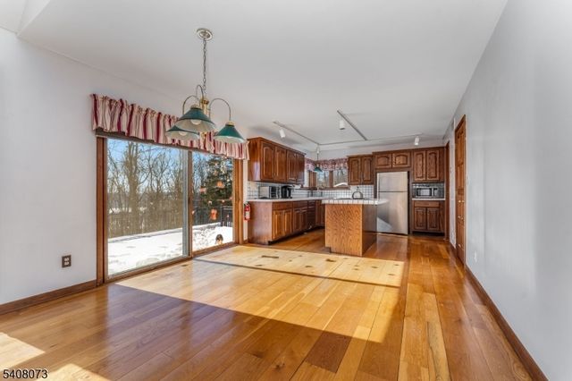 132 Mountain Rd, Pohatcong Twp., NJ 08865