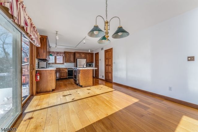 132 Mountain Rd, Pohatcong Twp., NJ 08865