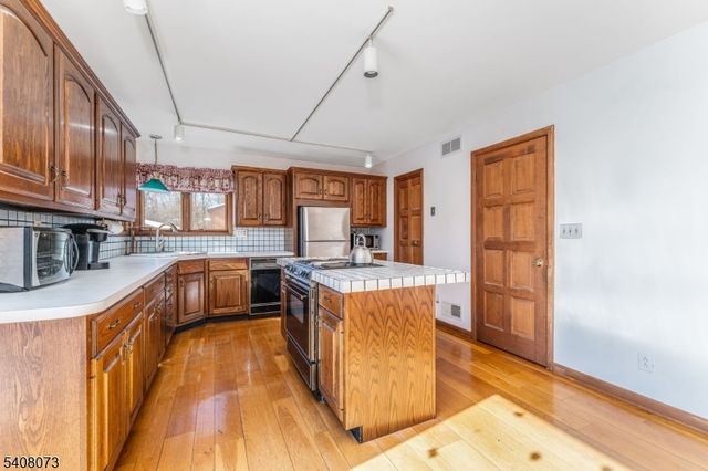 132 Mountain Rd, Pohatcong Twp., NJ 08865